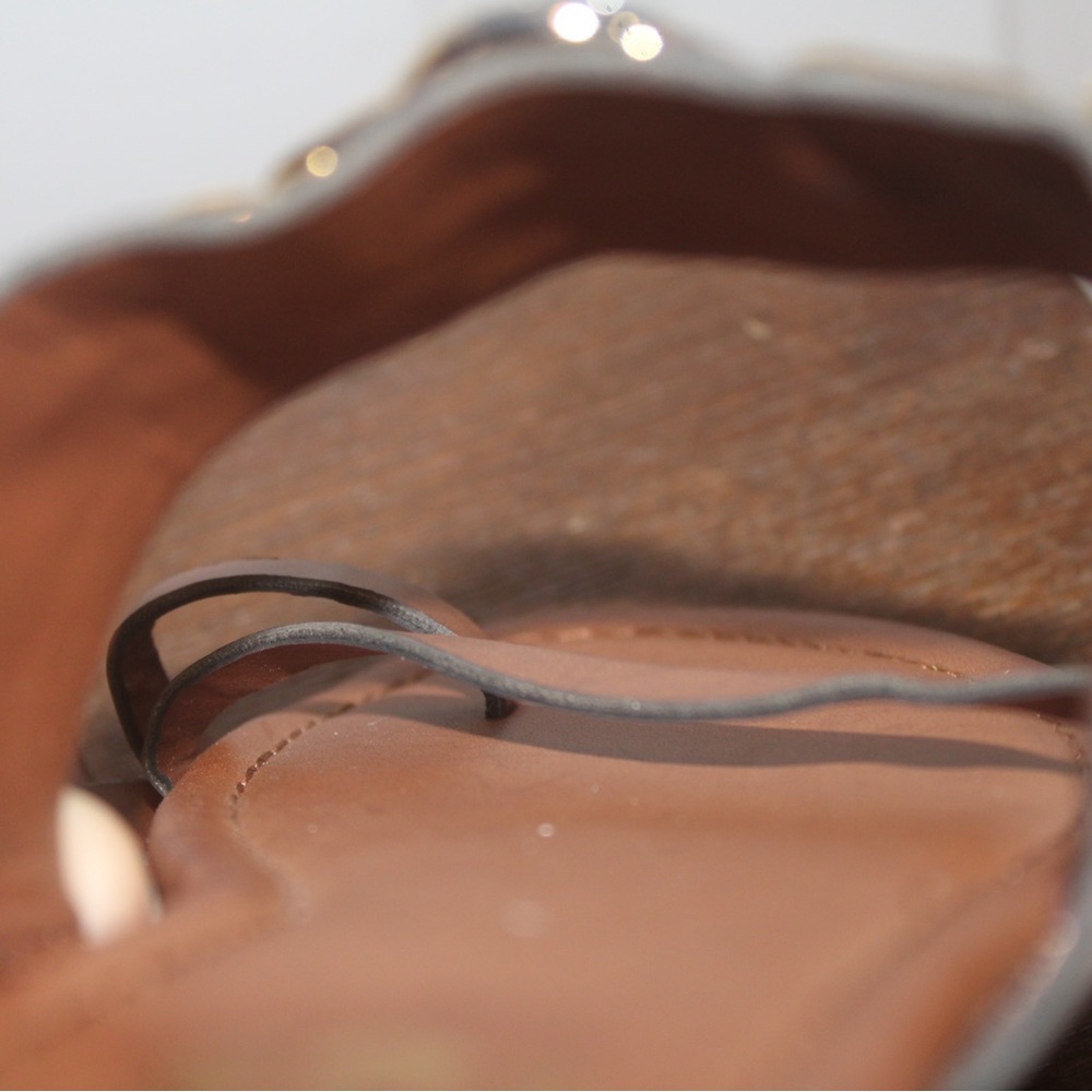 GBG Los Angeles 7.5 NEW Brown Leather Toe Insert Sandals with Gold Chain - Picture 10 of 13